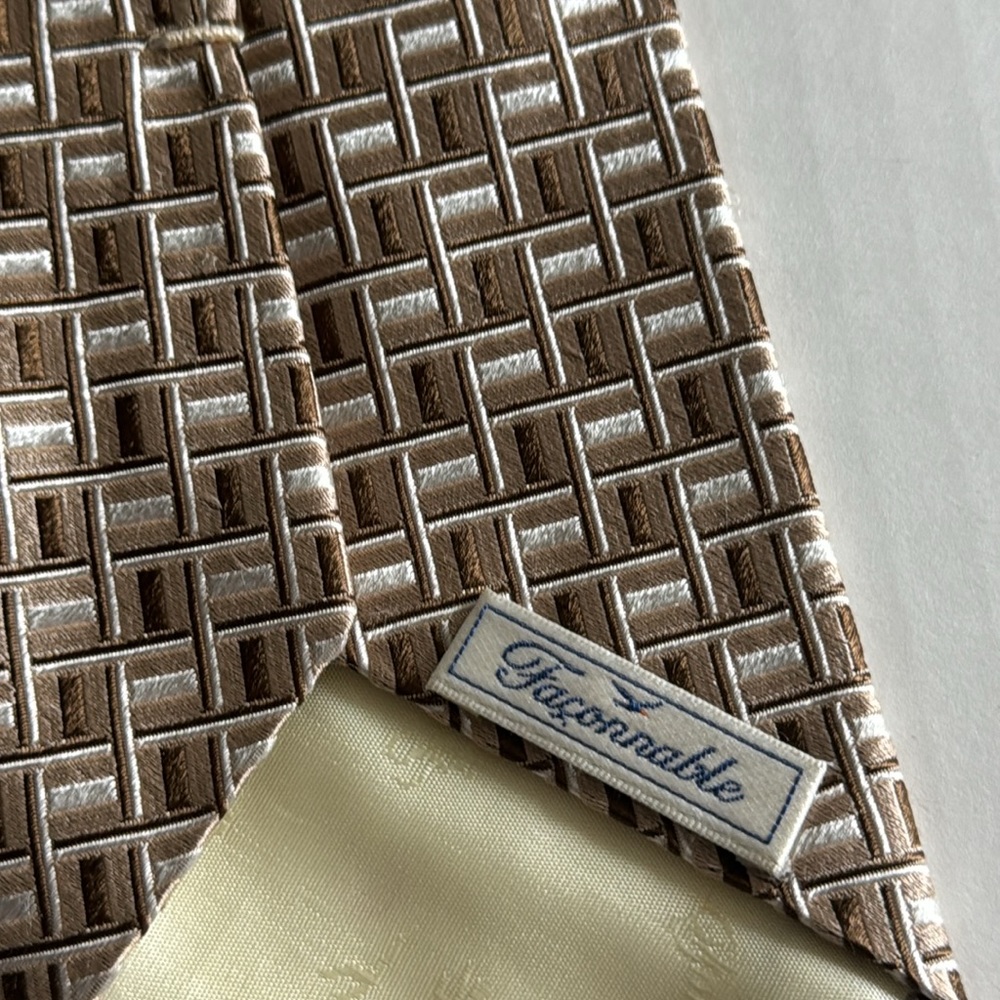 Faconnable Men’s Silk Tie - Picture 4 of 6